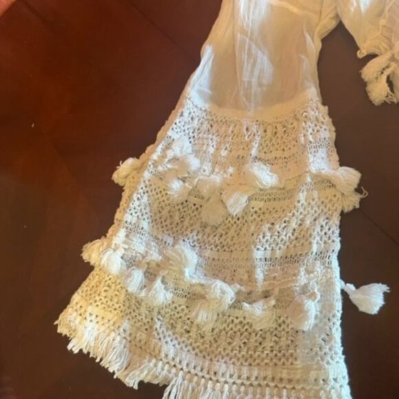 Womens White Lace Bell Sleeve Boho Top By Ranee sz medium Small hole see pic - Picture 10 of 10